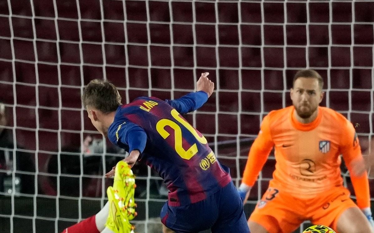 维尼修斯晒观看解放者杯决赛照片，随后庆祝母队弗拉门戈夺冠